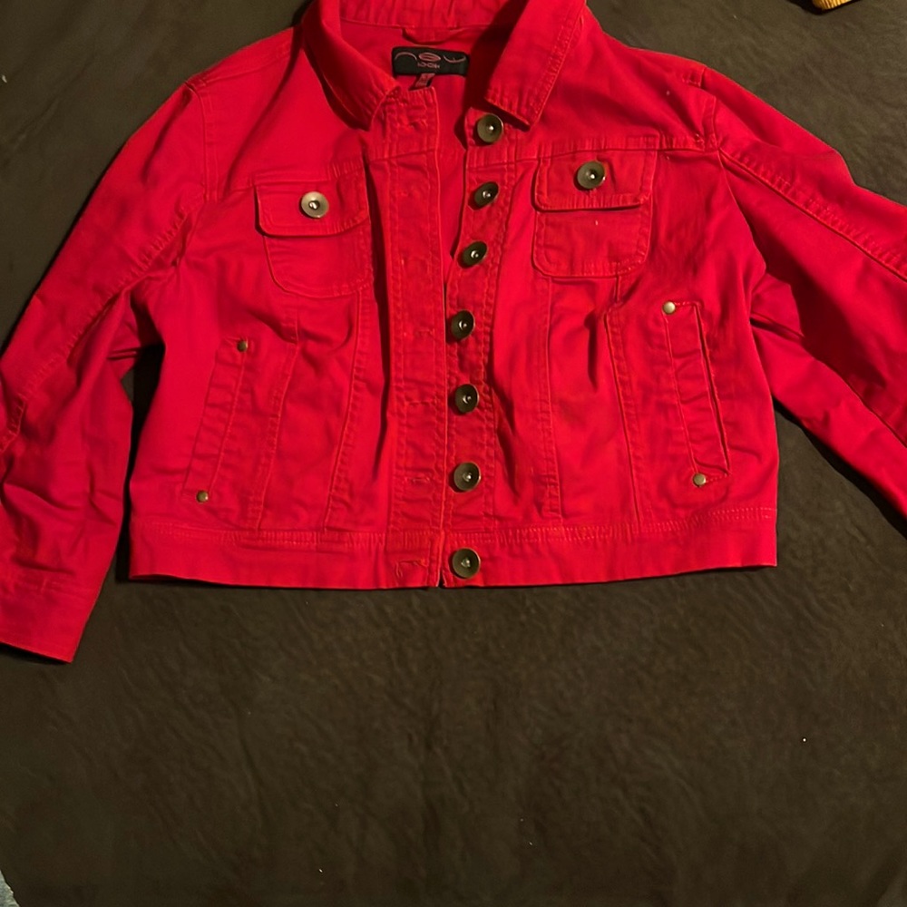 Dark red cropped long sleeve jacket